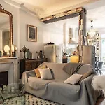 Montmartre With Private Courtyard