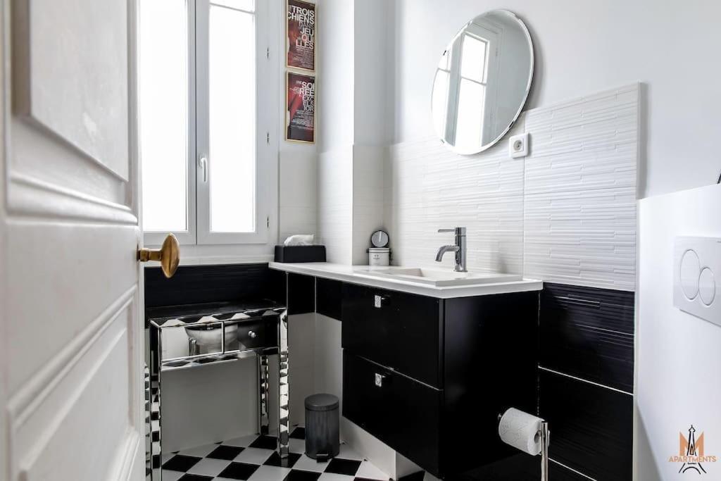 Montmartre With Private Courtyard Appartement Parijs